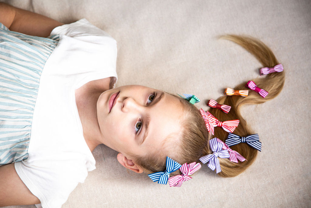 Medium Striped Bow Hair Clip Turquoise Girl - Barrette Anti-Glisse Noeud Moyen Rayé Fille Bleu Turquoise