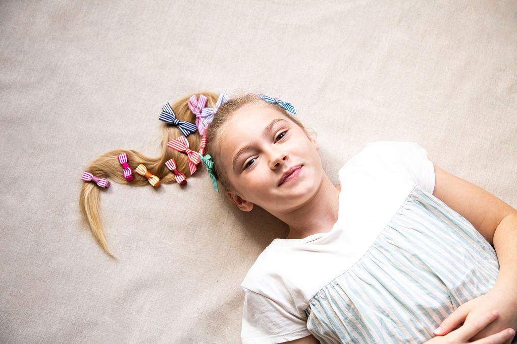 Blue and Pink Striped Bow Hair clips for baby girl and toddler - barrette anti-glisse à noeud rayé pour bébé et petite fille - Rose et Bleu